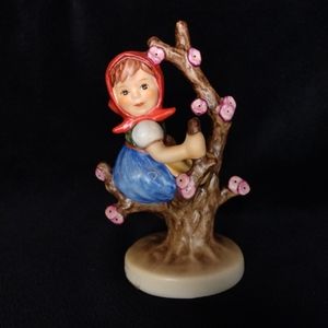 Vintage Goebel Hummel Figurine "Apple Tree Girl"